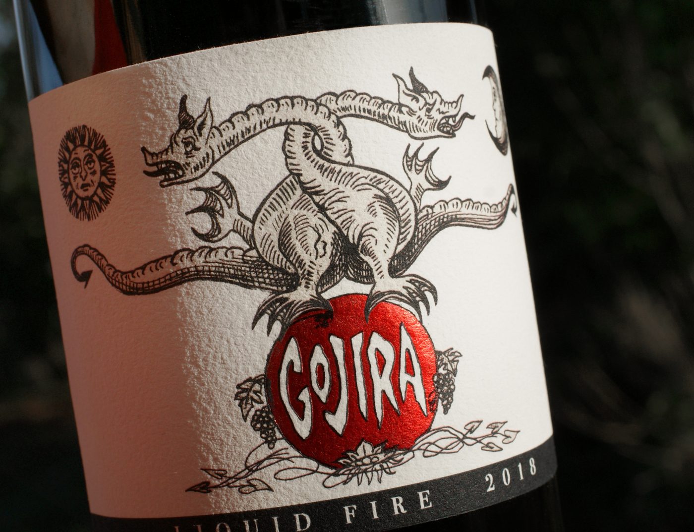 Close-up of the label with the two entwined dragons